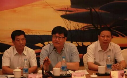 瓦軸孟偉參加全國地方軸承協會座談會暢談行業企業發展.賽襄軸承網站資訊