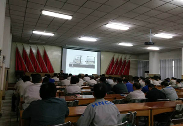 LYC員工在進行安全教育培訓.賽襄軸承網站資訊.png