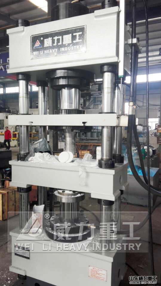 160噸四梁四柱液壓機加工生產(chǎn)車間