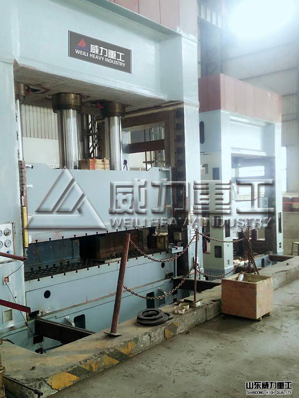 2500噸框架式油壓機(jī)