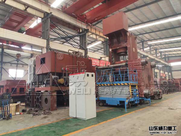 3000噸鋼瓶擠壓液壓機(jī)生產(chǎn)中